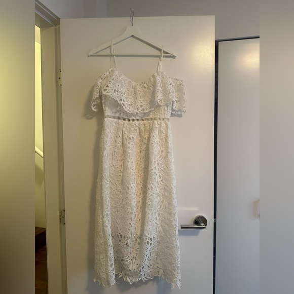 Astr the Label white Lace off shoulder dress - Picture 7 of 11
